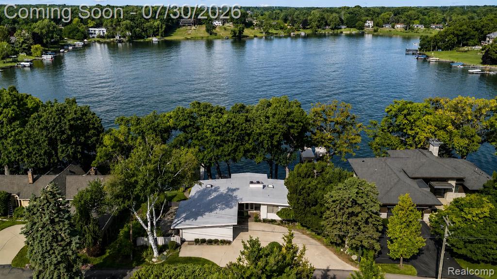 1879 Long Pointe Drive — photo