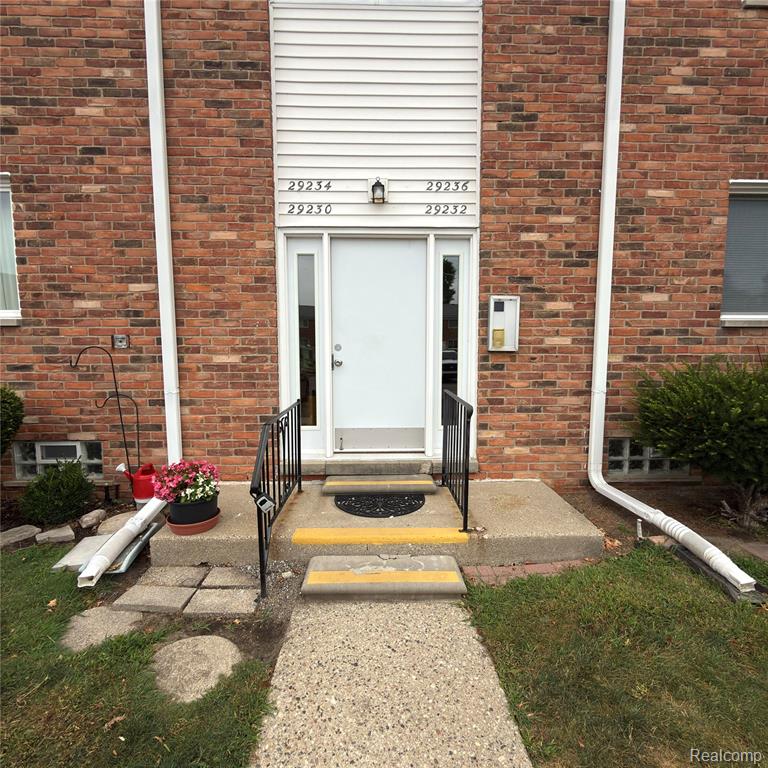 29232 Hoover Road 232 — photo