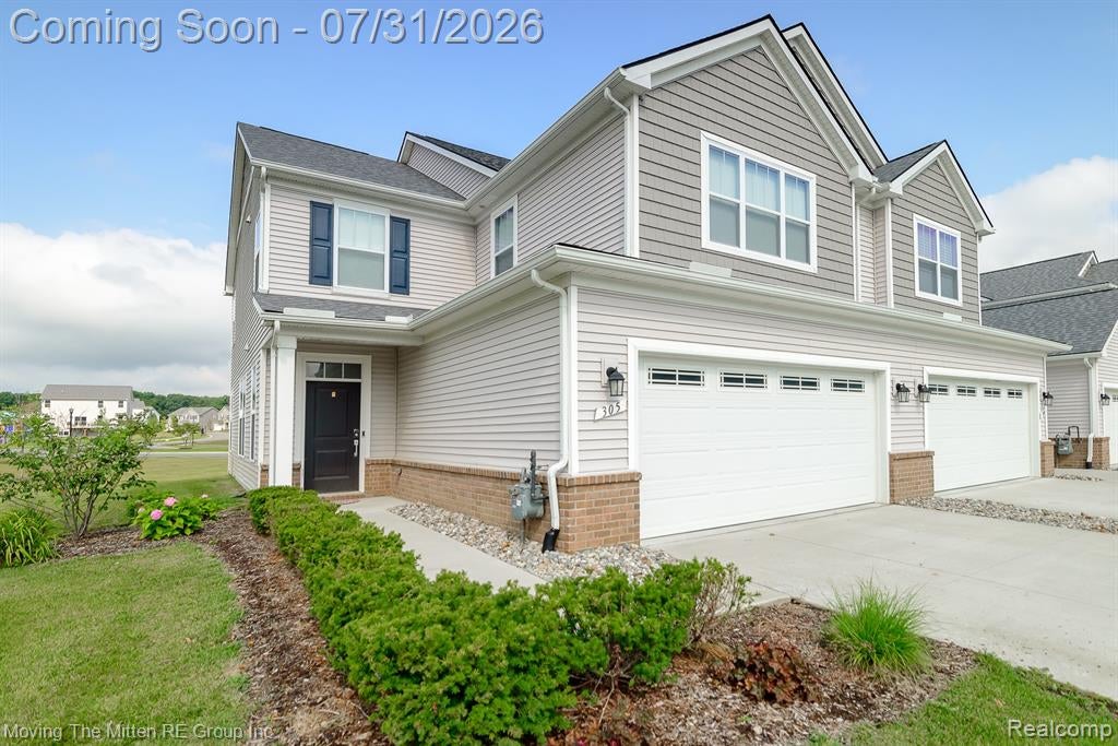 305 Angus Lane — photo