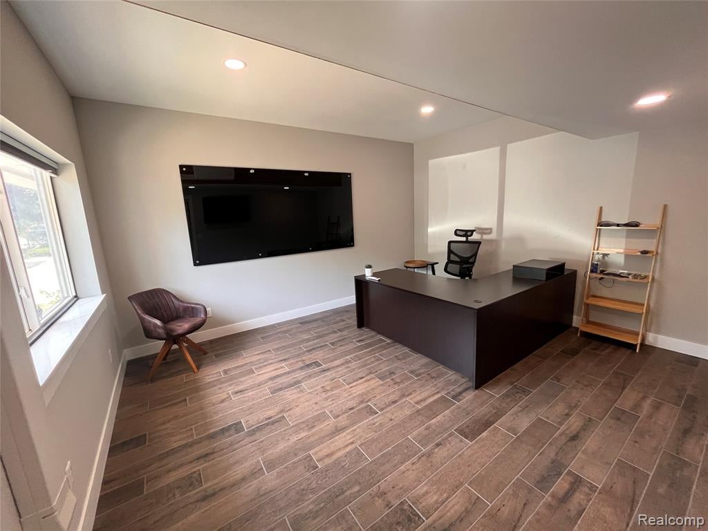 10047 Bergin Road — photo