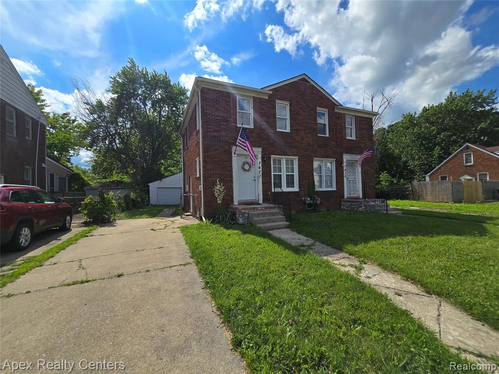 7671 Evergreen Avenue — photo