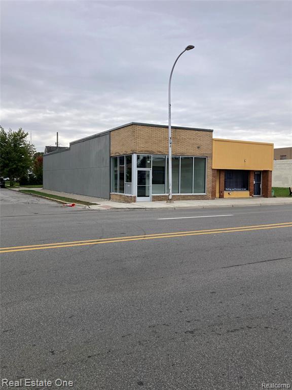 4105 12 Mile Road — photo