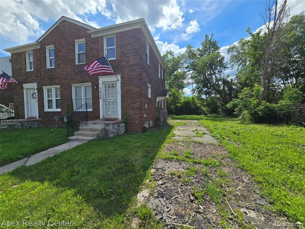 7675 Evergreen Avenue — photo