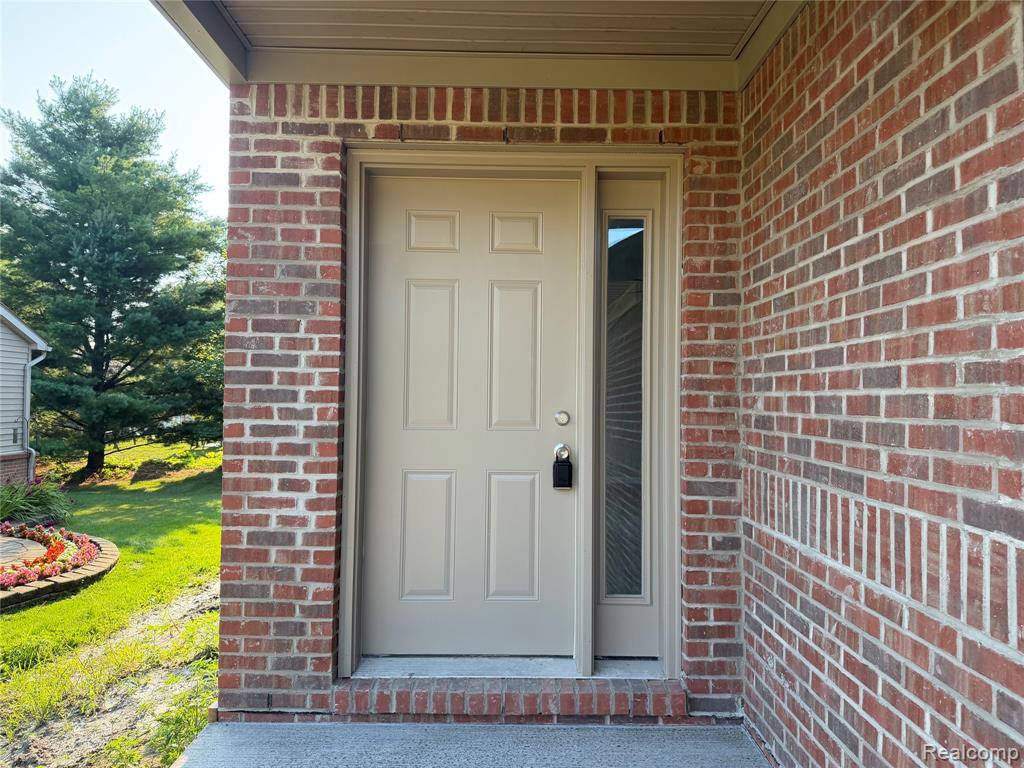 819 Chelsea Ridge Court, Howell, MI 48843 — photo 2
