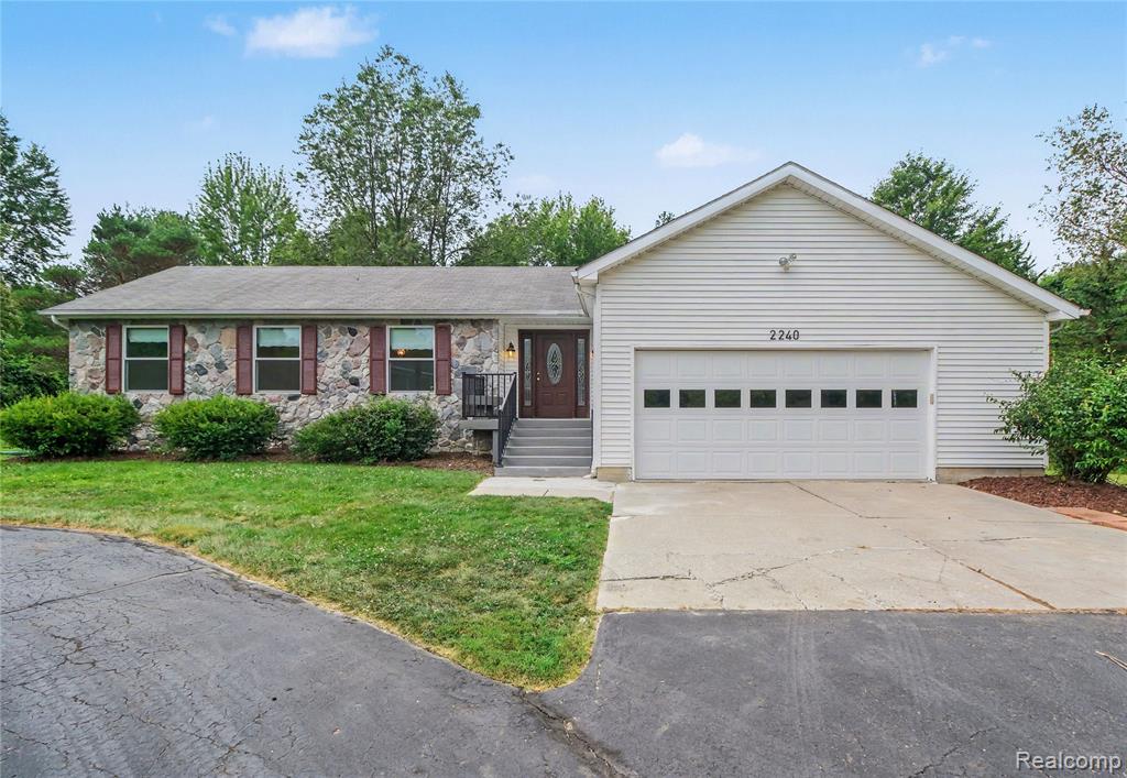 2240 Hidden Lake Trail — photo