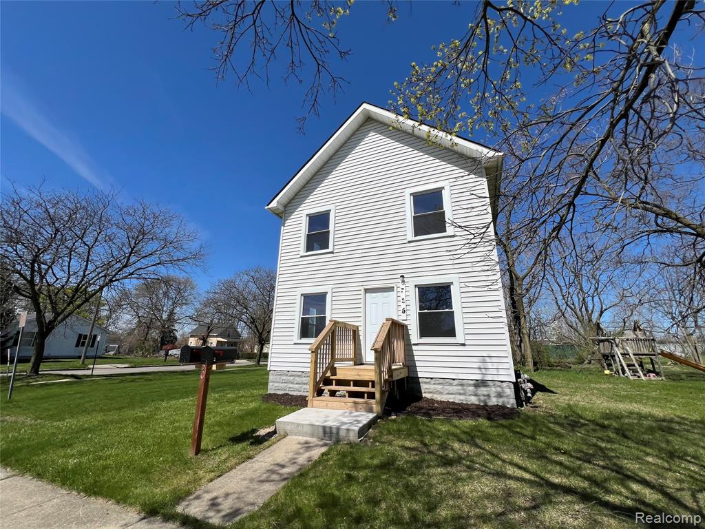 230 Almyra Avenue Upper — photo