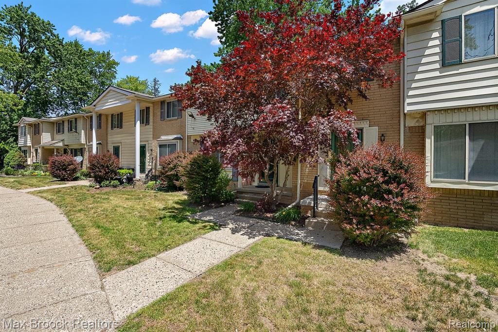 23656 Lahser Road — photo