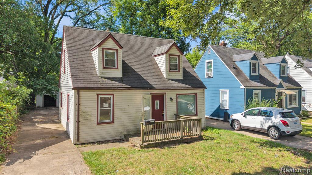26005 Currier Street — photo