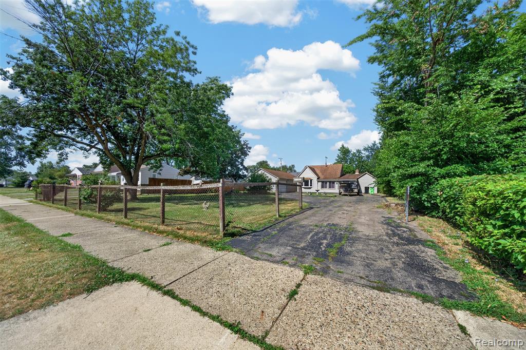 25801 Fern Street — photo