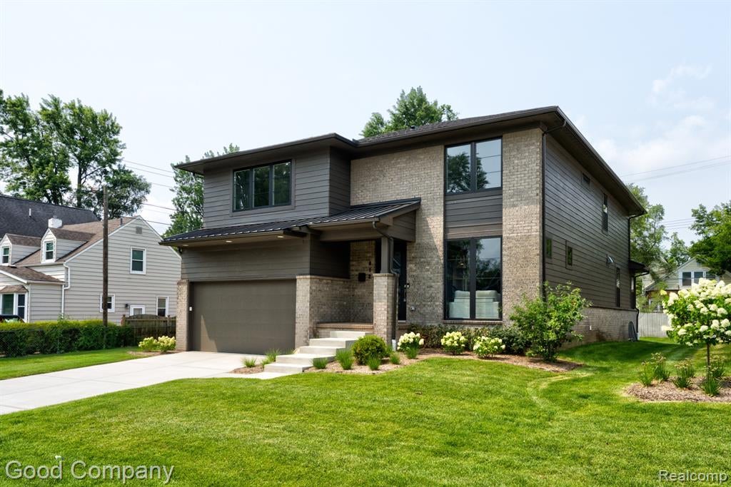 812 Irving Avenue — photo