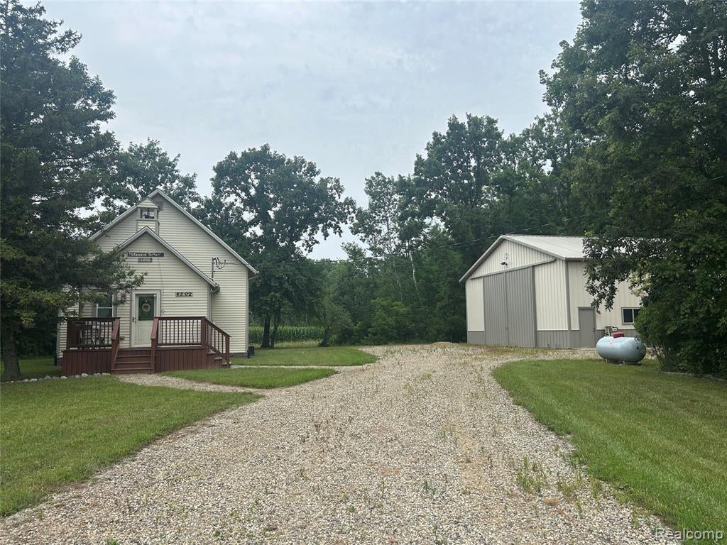 4502 Cemetery Road — photo