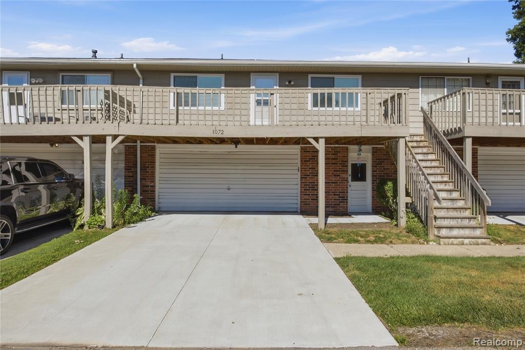 1072 Normandy Terrace Drive — photo