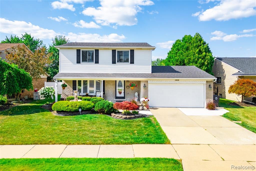 14246 Williamsburg Drive — photo