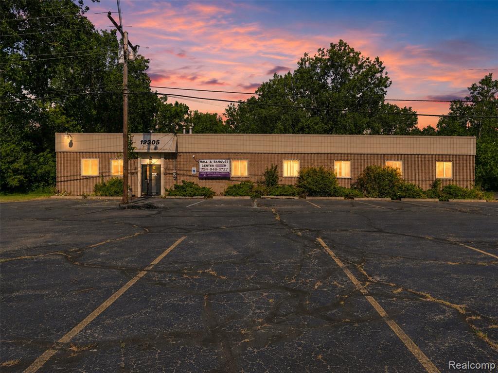 12305 Beech Daly Road — photo