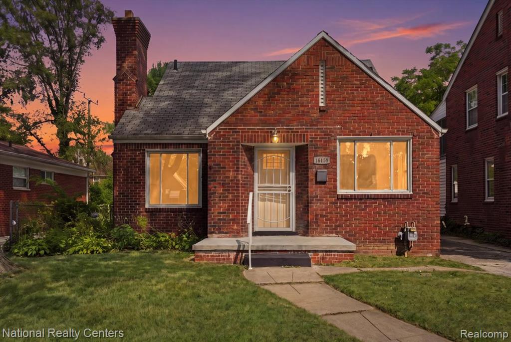 16158 Lindsay Street — photo