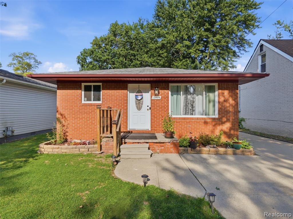 15714 McGuire Street — photo