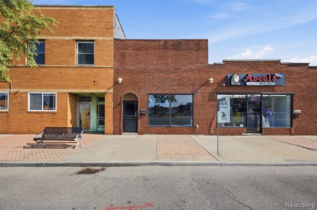 15322 W Warren Avenue — photo
