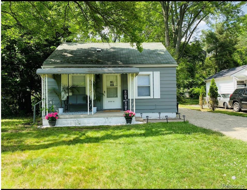 20816 Midway Avenue — photo