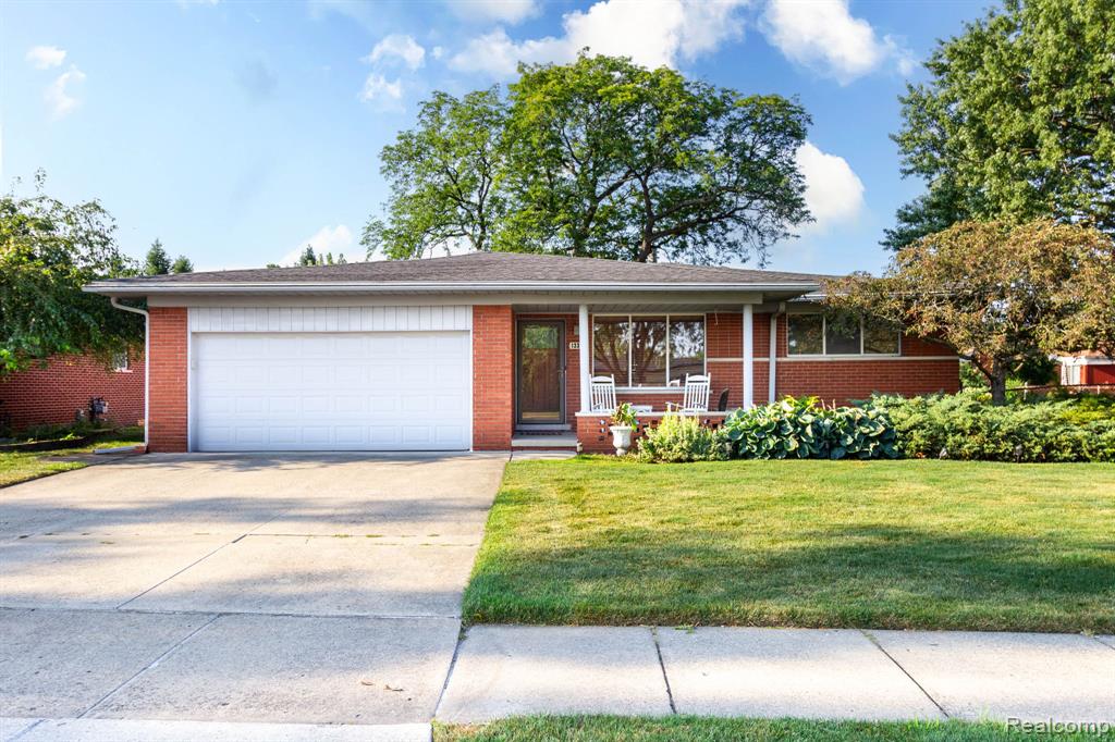 13332 Martin Road — photo