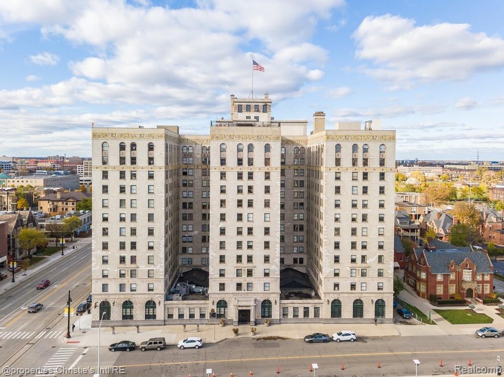 15 E Kirby Street 1107 — photo