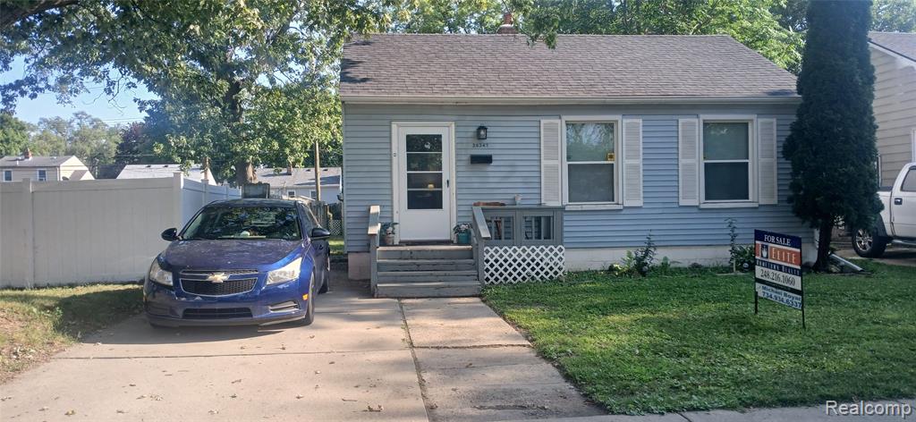 26241 Annapolis Street — photo