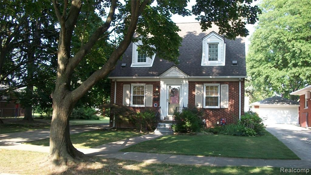 6528 Winona Street — photo