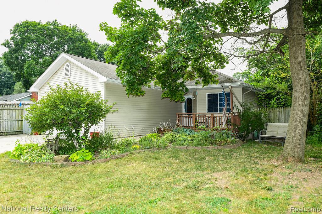 6473 Prairie Lawn — photo