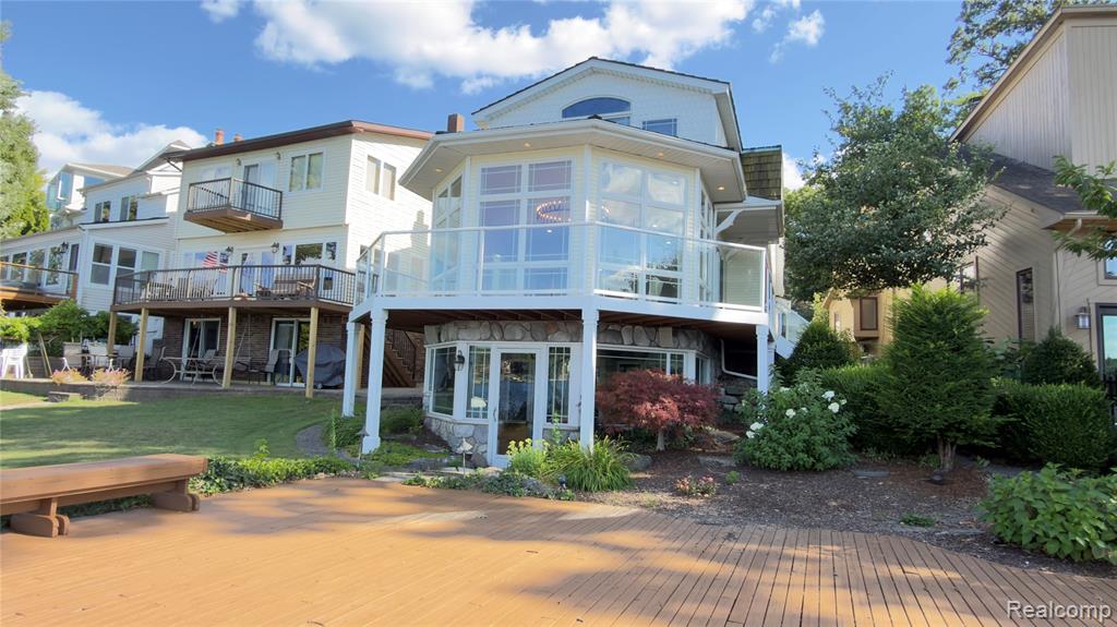 3858 Island Park Drive — photo