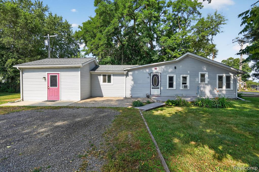 128 Front Drive — photo