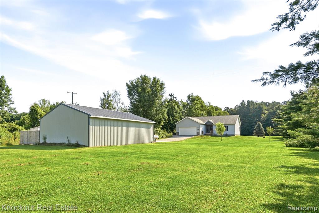 7600 Pine Grove Circle — photo