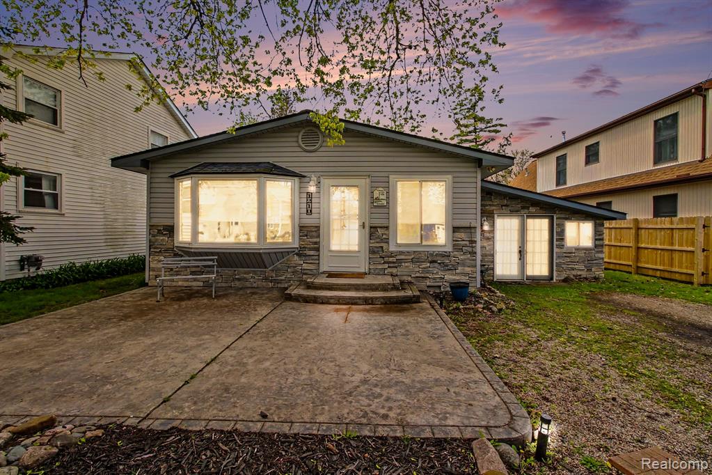 1210 Sunrise Park Street — photo