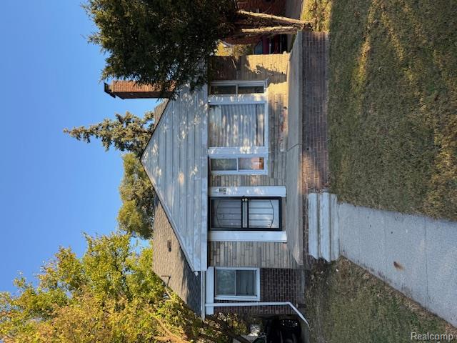 14019 Edmore Drive — photo