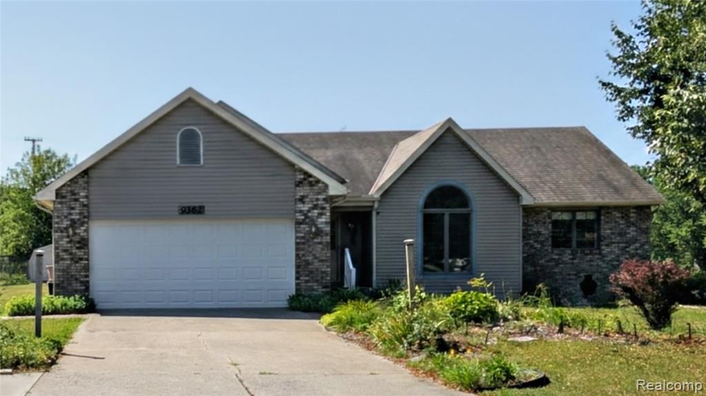 9362 Bennett Lake Road — photo