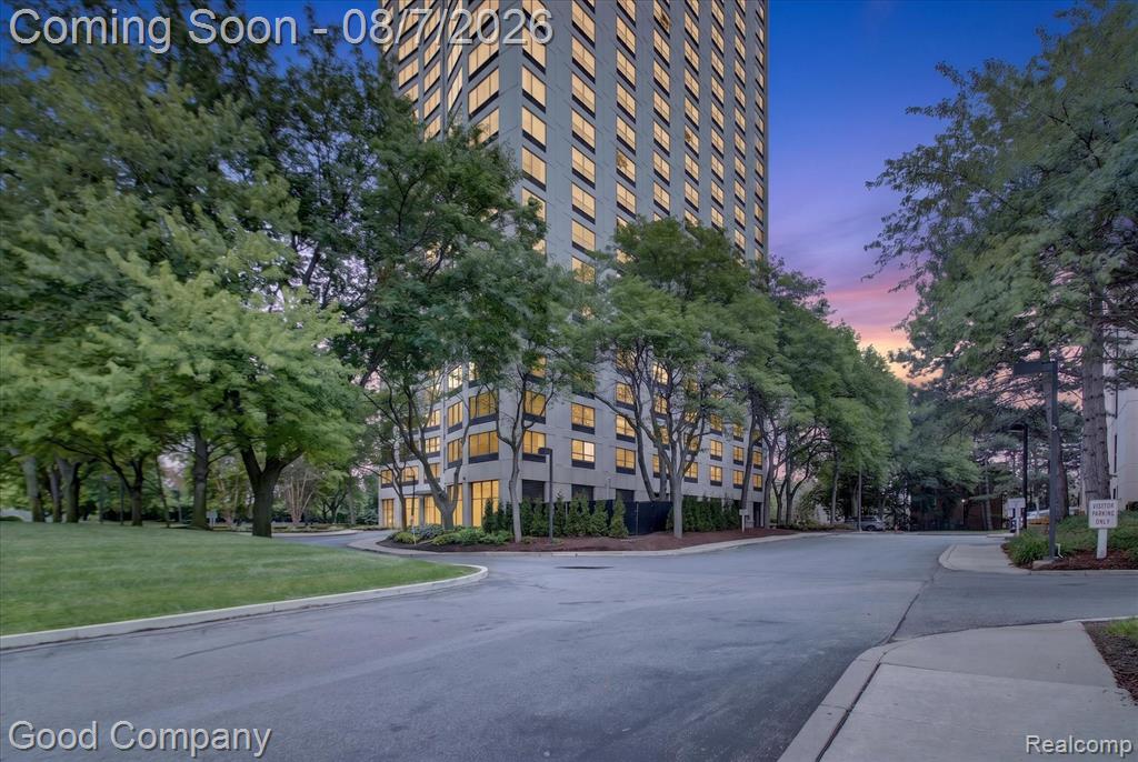 5000 Town Center 1402 — photo