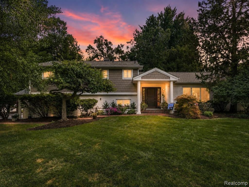 5523 Crabtree Road — photo