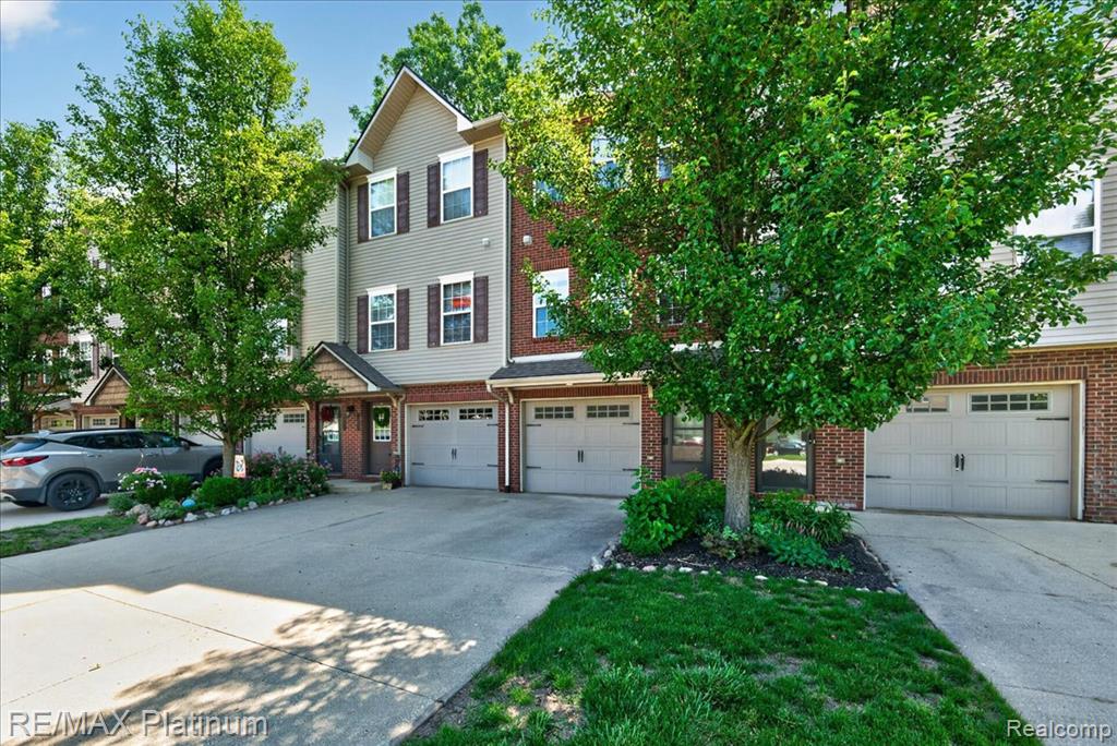 1602 Pinecroft Ln. — photo