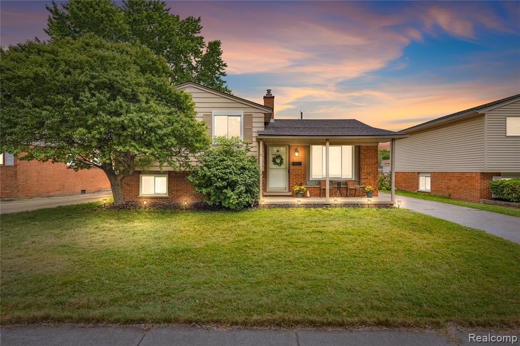 31516 Saint Margaret Street — photo