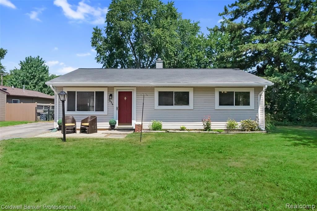 2436 Toby Road — photo