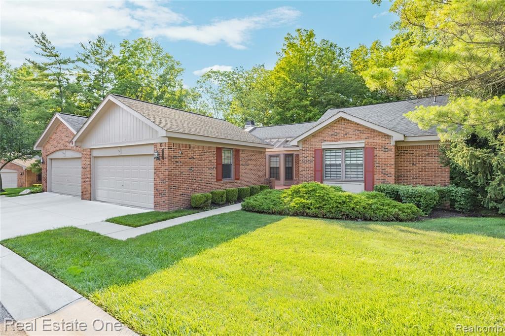 7332 Meadowridge Circle — photo