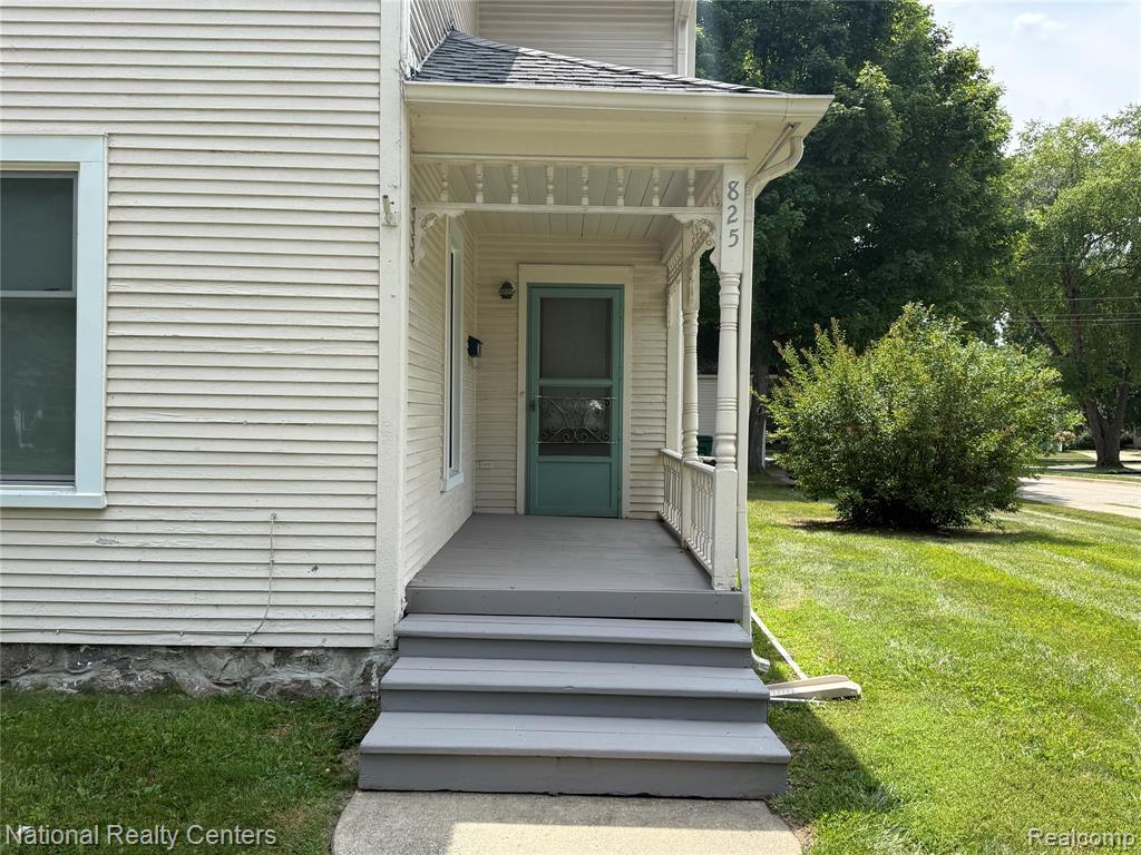 825 W Main Street — photo