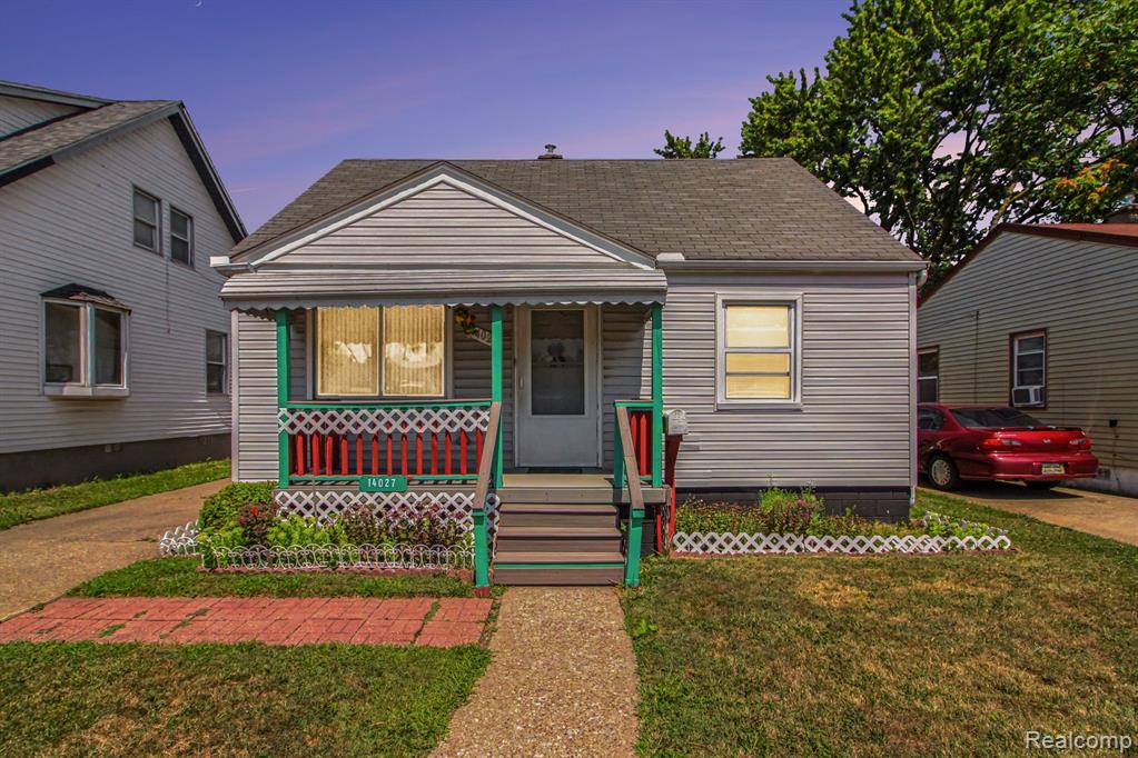 14027 Hobart Avenue — photo
