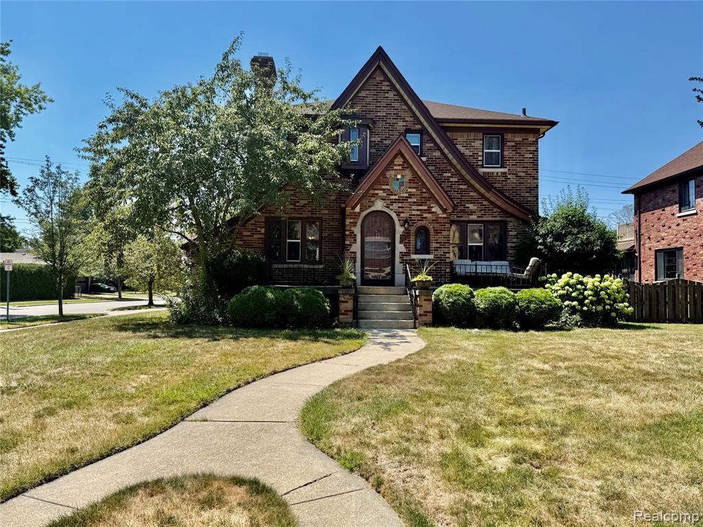 1305 Bedford Road — photo