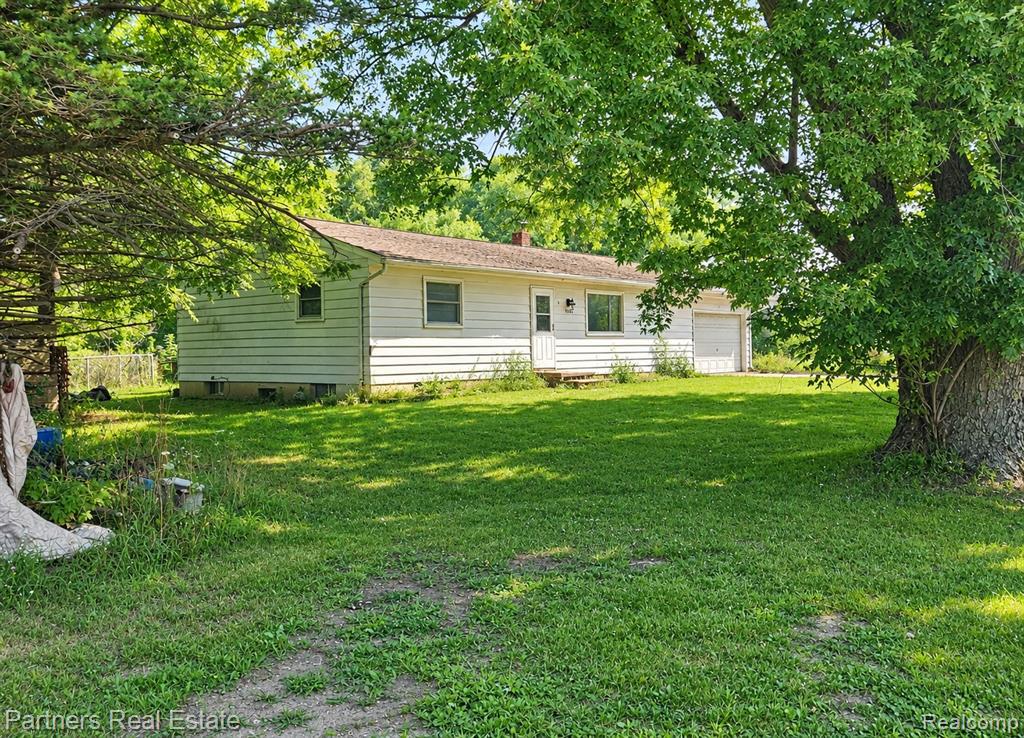 1382 Lucy Road — photo