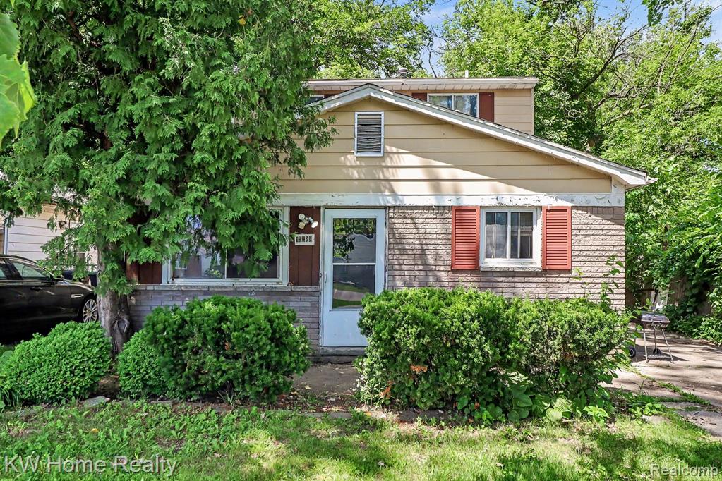 15226 Beech Daly Road — photo