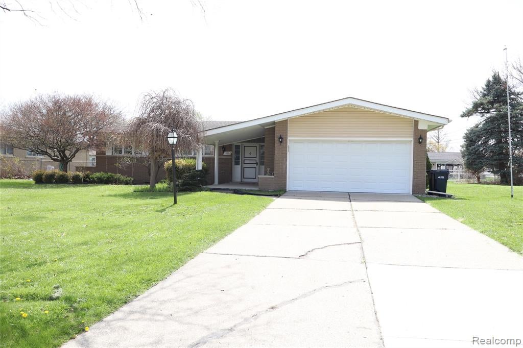 11114 Greendale Drive — photo