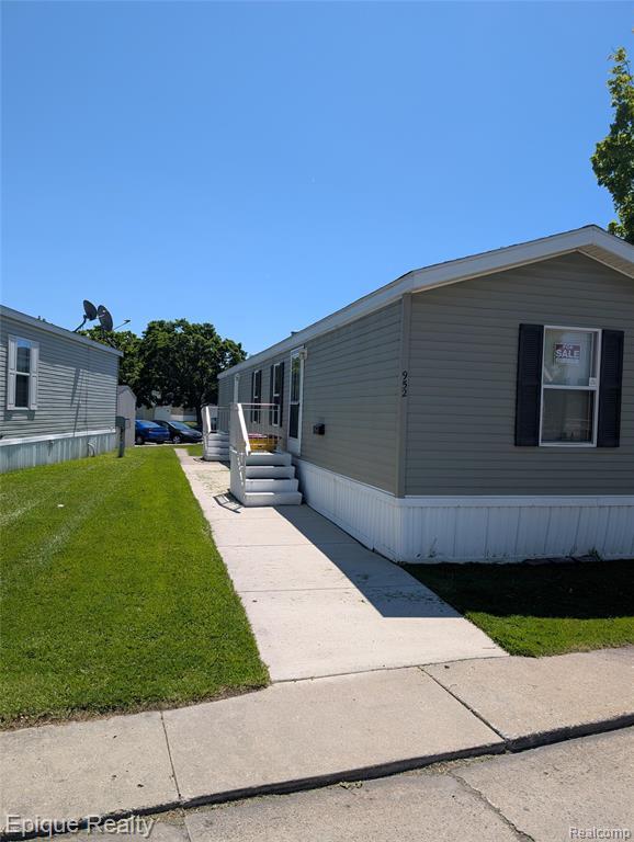 952 Cour Retta Street, Warren, MI 48091 — photo 2