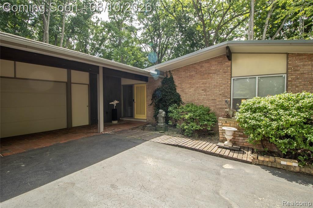 9302 Green Tree Drive — photo