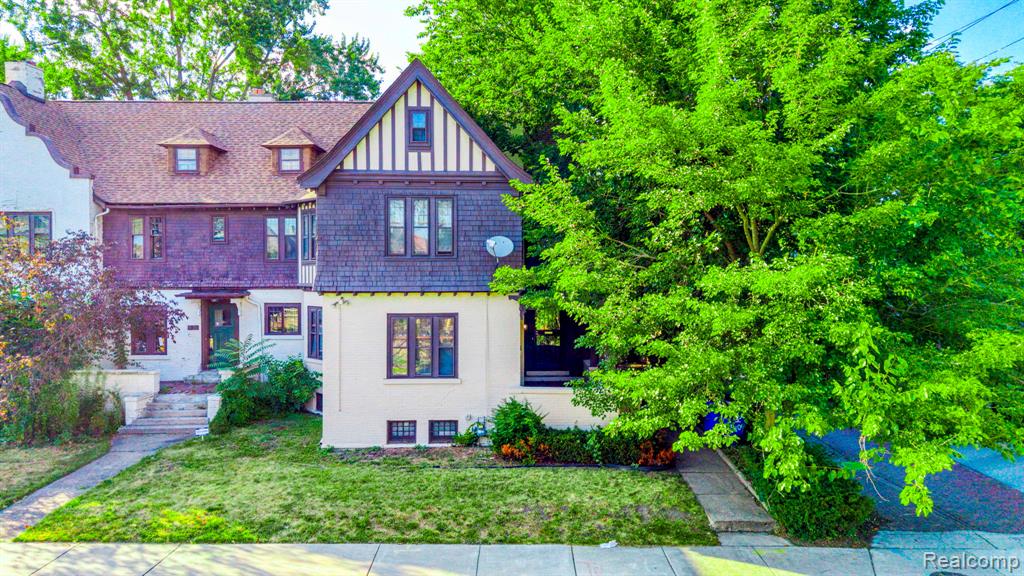 8129 E Lafayette Street — photo
