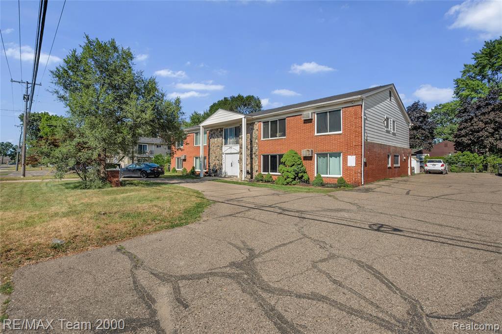 6930 Yale Apt. #5 Street — photo