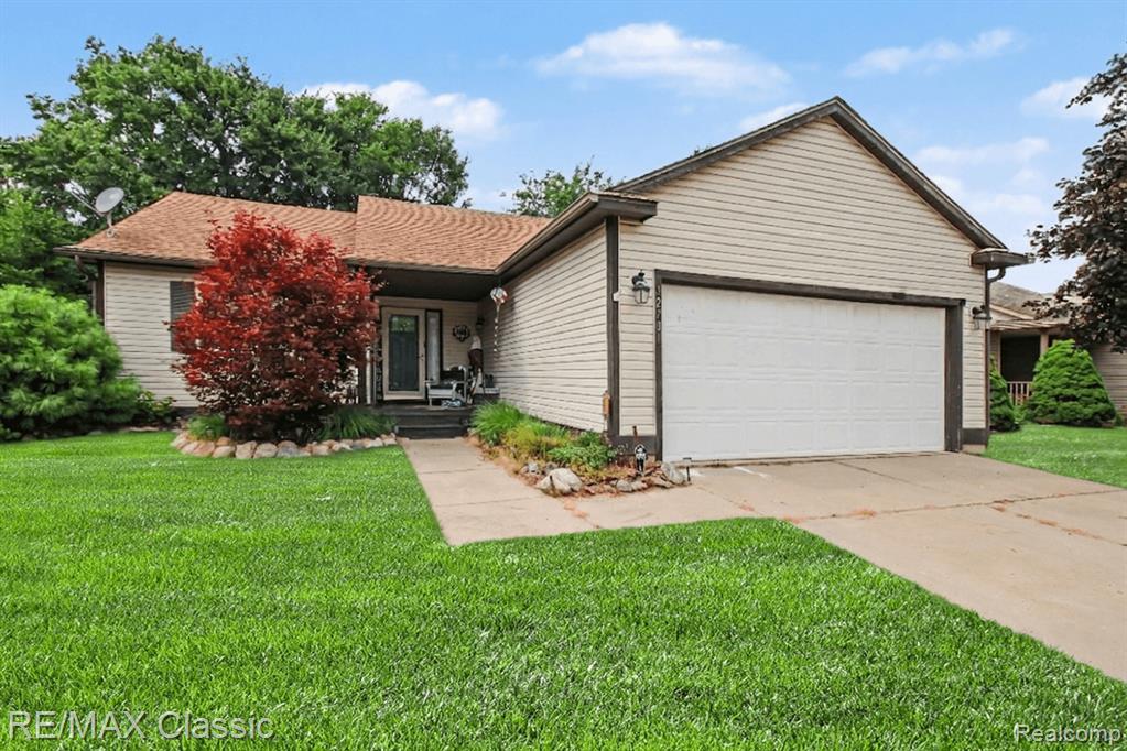 1270 Edgebrook Drive, Howell, MI 48843